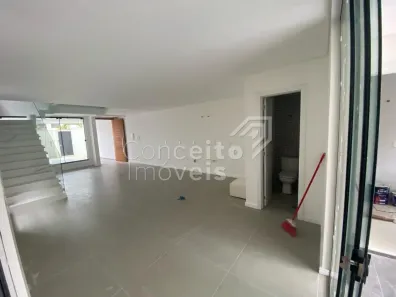 Sobrado com 3 Quartos à venda, 195m² no Floresta, Joinville