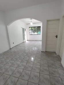 Casa com 3 Quartos para alugar, 300m² no Ilha dos Araújos, Governador Valadares