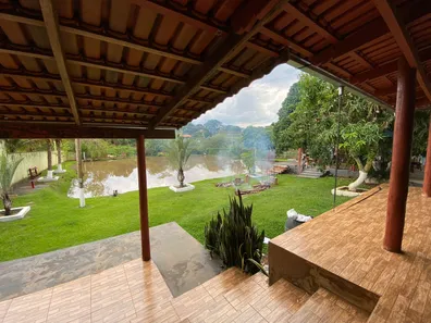 Fazenda / Sítio / Chácara com 4 Quartos à venda, 500m² no , Nerópolis
