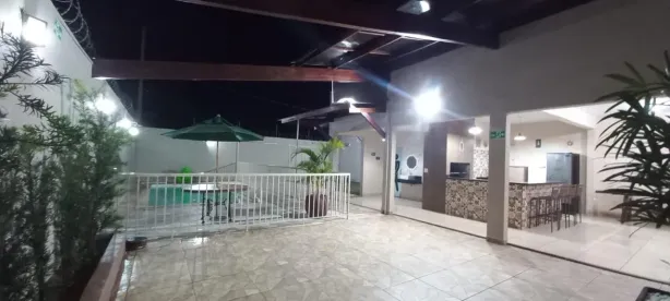 Loja / Salão / Ponto Comercial com 2 Quartos à venda, 240m² no Parque das Laranjeiras, Uberaba