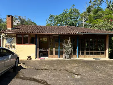 Fazenda / Sítio / Chácara com 4 Quartos à venda, 249m² no , Juquitiba