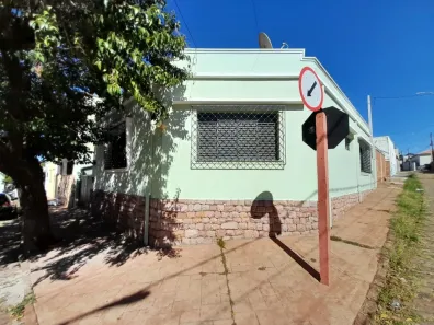 Casa com 3 Quartos para venda ou aluguel, 120m² no Centro, Araraquara