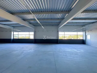Conjunto Comercial / Sala para alugar, 240m² no Do Salto, Blumenau