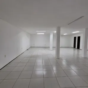 Galpão / Depósito / Armazém para alugar, 1000m² no Boa Esperança, Maracanaú