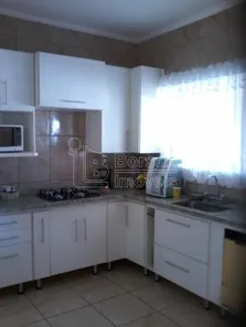 Sobrado com 4 Quartos à venda, 249m² no Centro, Araraquara