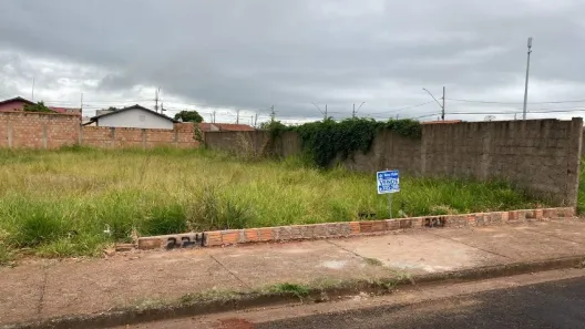 Galpão / Depósito / Armazém à venda, 300m² no Parque dos Girassóis, Uberaba