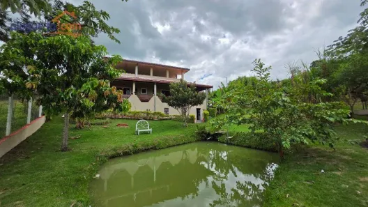 Fazenda / Sítio / Chácara com 3 Quartos à venda, 222m² no Roseirinha, Caçapava