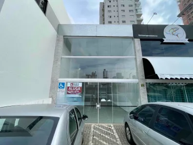 Conjunto Comercial / Sala para alugar, 112m² no Centro, Chapecó