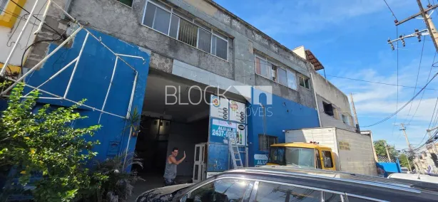 Galpão / Depósito / Armazém para alugar, 360m² no Ramos, Rio de Janeiro