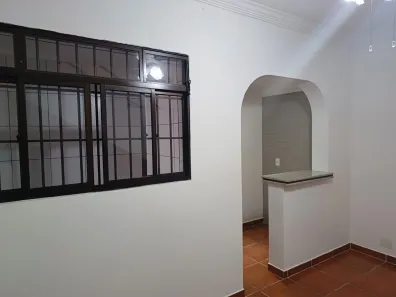 Casa com 2 Quartos para alugar, 110m² no Cidade Intercap, Taboão da Serra