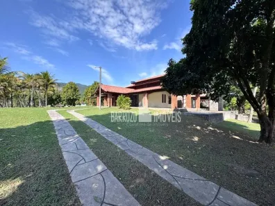 Fazenda / Sítio / Chácara com 4 Quartos à venda, 4000m² no Papucaia, Cachoeiras de Macacu