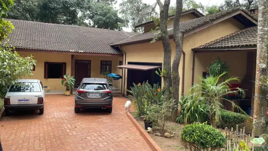 Casa de Condomínio com 3 Quartos para venda ou aluguel, 300m² no Caraguatá, Mairiporã