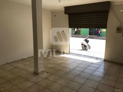 Loja / Salão / Ponto Comercial com 4 Quartos à venda, 40m² no Tocantins, Uberlândia