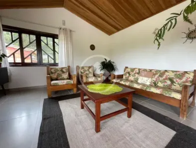Fazenda / Sítio / Chácara com 3 Quartos à venda, 180m² no , Quatro Barras