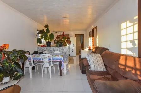 Sobrado com 3 Quartos à venda, 300m² no Vila Gilcy, Campo Largo
