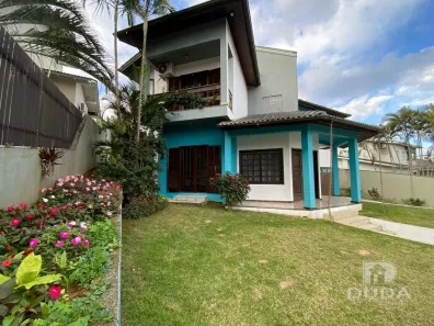 Casa com 3 Quartos para alugar, 210m² no Mina Brasil, Criciúma