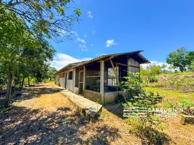 Fazenda / Sítio / Chácara com 3 Quartos à venda, 130m² no Chácara Marambaia, Caçapava