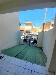 Casa com 3 Quartos para alugar, 170m² no José Bonifácio, Fortaleza