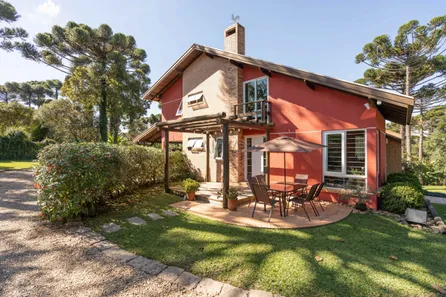 Fazenda / Sítio / Chácara com 3 Quartos à venda, 375m² no Ólhos d'Água, Campina Grande do Sul
