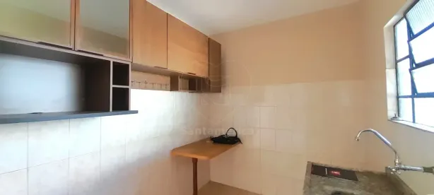 Casa com 2 Quartos para alugar, 75m² no Ouro Verde, Londrina