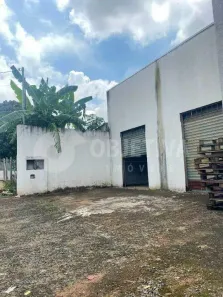Galpão / Depósito / Armazém à venda, 100m² no Lagoinha, Uberlândia