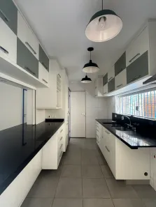 Sobrado com 3 Quartos para venda ou aluguel, 220m² no Vila Madalena, São Paulo