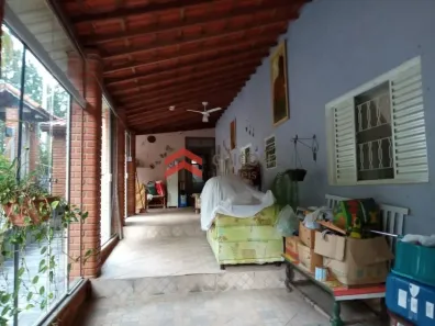 Fazenda / Sítio / Chácara com 2 Quartos à venda, 300m² no Centro, Mairinque