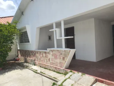 Casa com 3 Quartos para alugar, 130m² no São José, Campina Grande