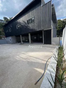 Galpão / Depósito / Armazém para alugar, 700m² no Vila Muqui, Teresópolis
