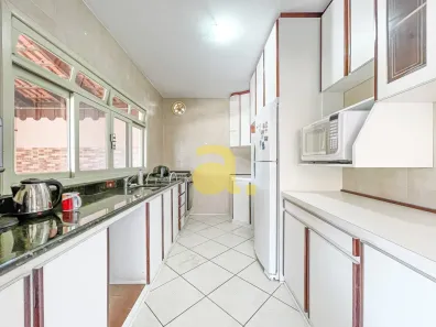 Casa com 3 Quartos para alugar, 200m² no Água Verde, Blumenau