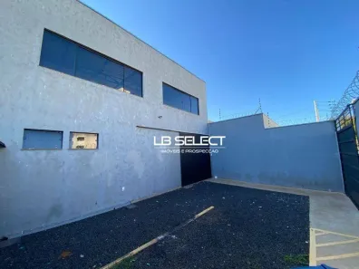 Galpão / Depósito / Armazém à venda, 170m² no Segismundo Pereira, Uberlândia
