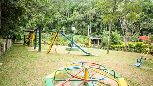 Fazenda / Sítio / Chácara com 8 Quartos à venda, 1500m² no Águas da Cascata, Francisco Morato
