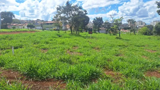 Terreno / Lote / Condomínio à venda, 360m² no Felipe Cláudio de Sales, Pedro Leopoldo