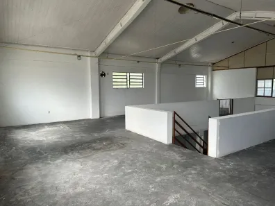 Galpão / Depósito / Armazém para venda ou aluguel, 800m² no Sarandi, Porto Alegre