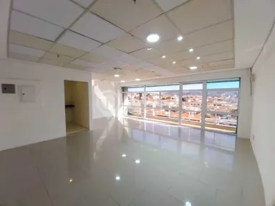 Conjunto Comercial / Sala para alugar, 58m² no Vila Cassaro, Itatiba
