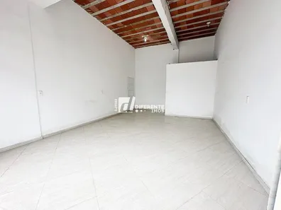 Loja / Salão / Ponto Comercial à venda, 28m² no Centro, Nilópolis