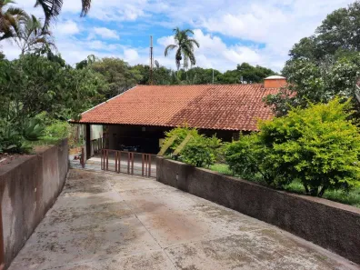 Fazenda / Sítio / Chácara com 3 Quartos à venda, 330m² no , Louveira