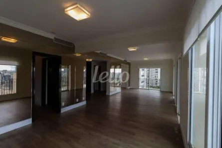 Apartamento com 2 Quartos para alugar, 241m² no Jardim Panorama, São Paulo
