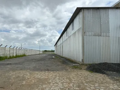 Galpão / Depósito / Armazém para alugar, 4000m² no Centro, Escada