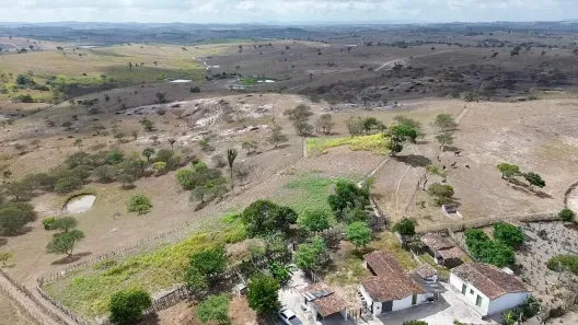 Fazenda / Sítio / Chácara à venda, 230000m² no , Sairé