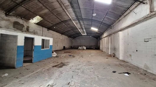 Galpão / Depósito / Armazém para alugar, 300m² no Porto da Pedra, São Gonçalo