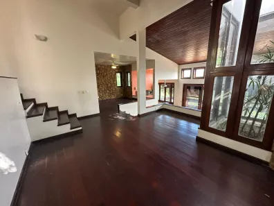 Casa de Condomínio com 5 Quartos para venda ou aluguel, 500m² no Sapê, Niterói