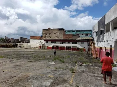 Garagem à venda, 6000m² no Pernambués, Salvador