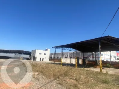 Galpão / Depósito / Armazém para venda ou aluguel, 200m² no Chácaras Luzitana, Hortolândia