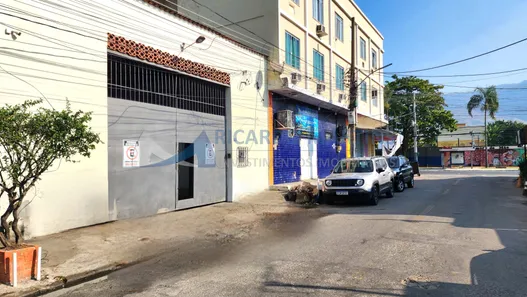 Galpão / Depósito / Armazém para venda ou aluguel, 250m² no Vila Emil, Mesquita
