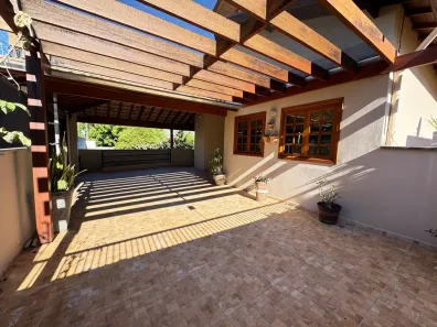 Casa com 3 Quartos à venda, 242m² no Centro, Águas de São Pedro