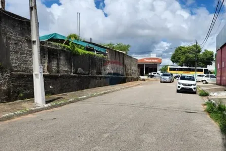 Galpão / Depósito / Armazém para alugar, 670m² no Quintas, Natal