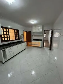Sobrado com 2 Quartos à venda, 210m² no Vila Amorim, Suzano