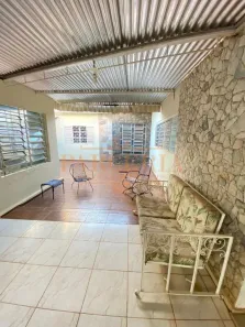 Sobrado com 5 Quartos para alugar, 648m² no Centro, Araçatuba