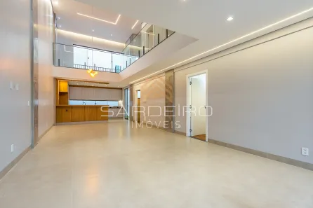 Sobrado com 4 Quartos à venda, 285m² no Guará II, Brasília